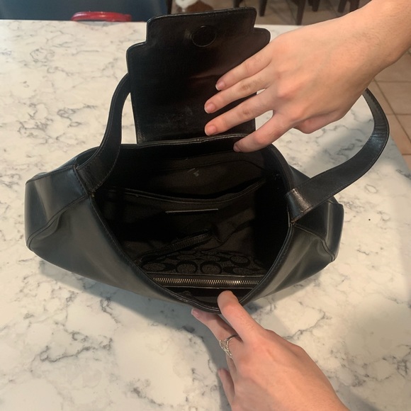 Kenneth Cole black purse - Picture 3 of 3